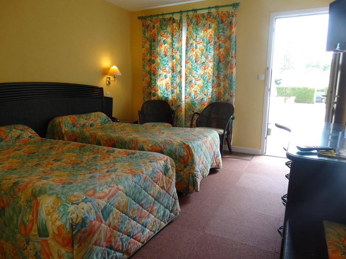 Logis Hotel Du Pont Neuf Le Veurdre Екстериор снимка