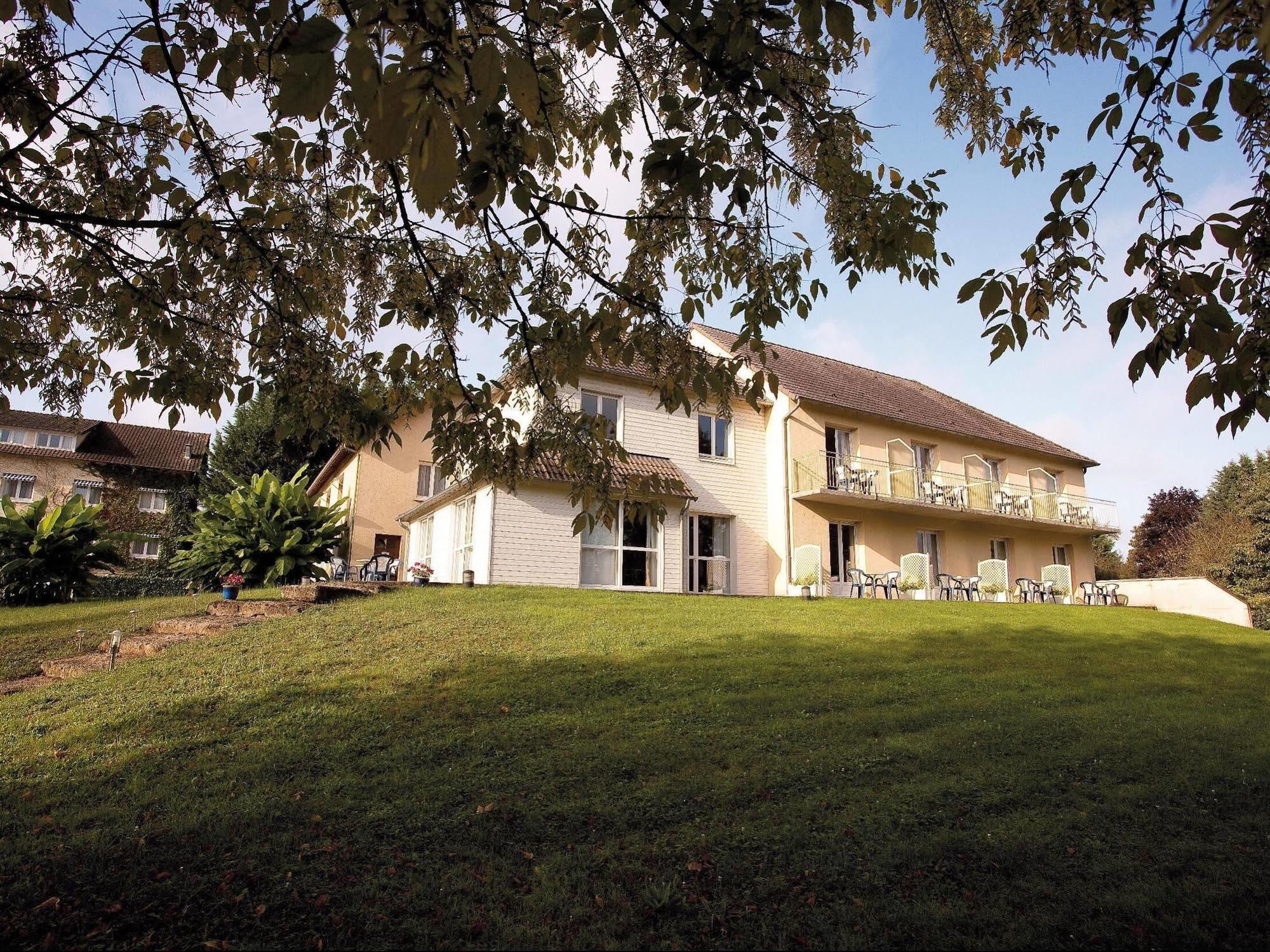 Logis Hotel Du Pont Neuf Le Veurdre Екстериор снимка