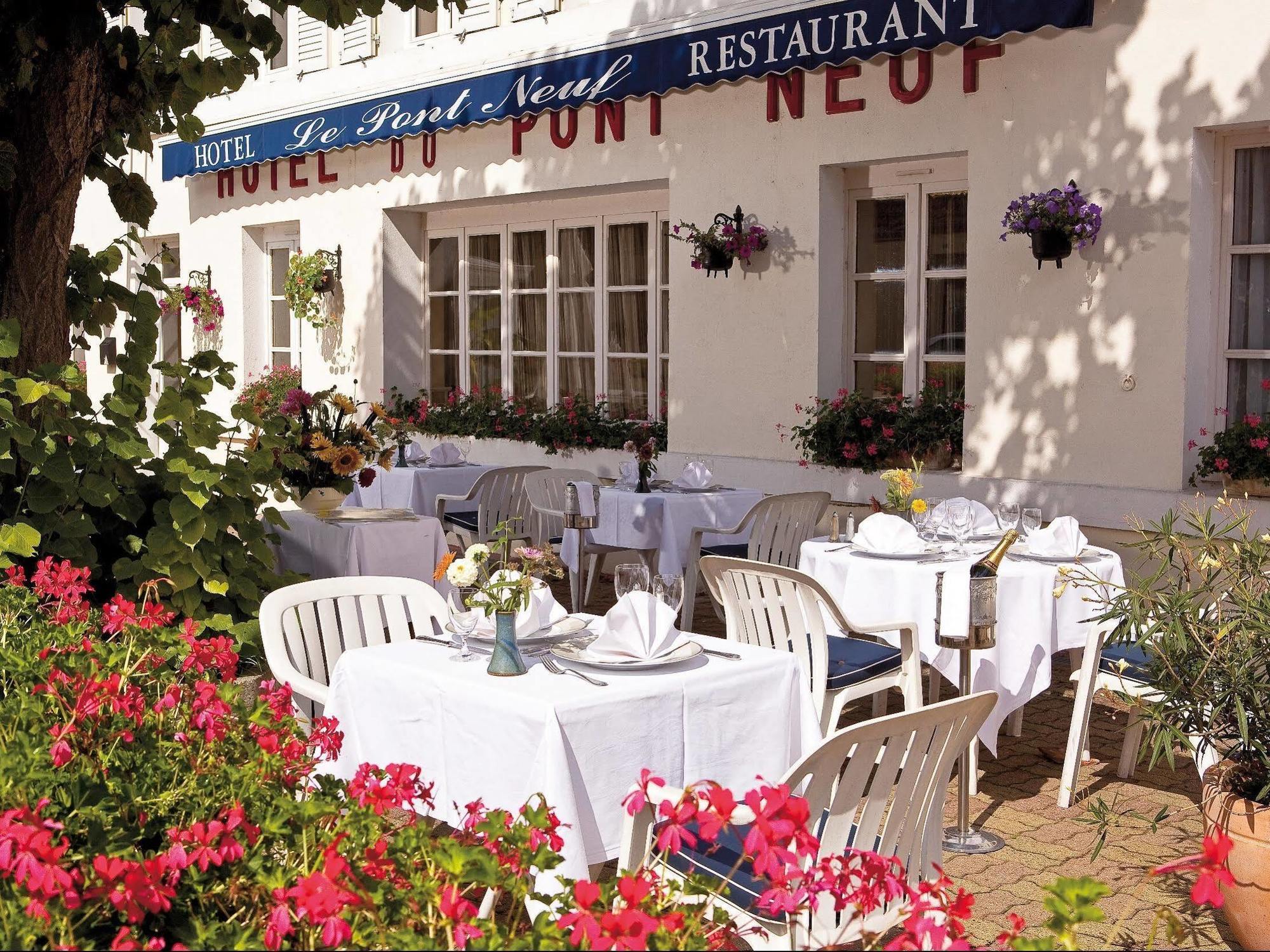 Logis Hotel Du Pont Neuf Le Veurdre Екстериор снимка