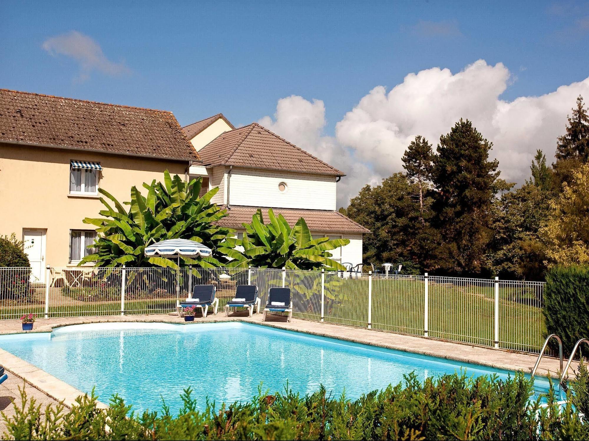 Logis Hotel Du Pont Neuf Le Veurdre Екстериор снимка