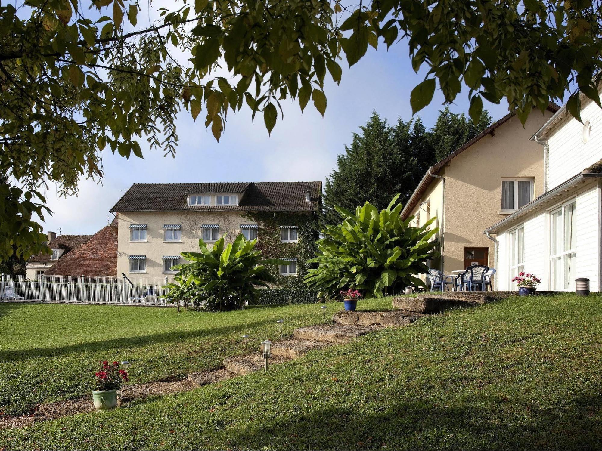 Logis Hotel Du Pont Neuf Le Veurdre Екстериор снимка