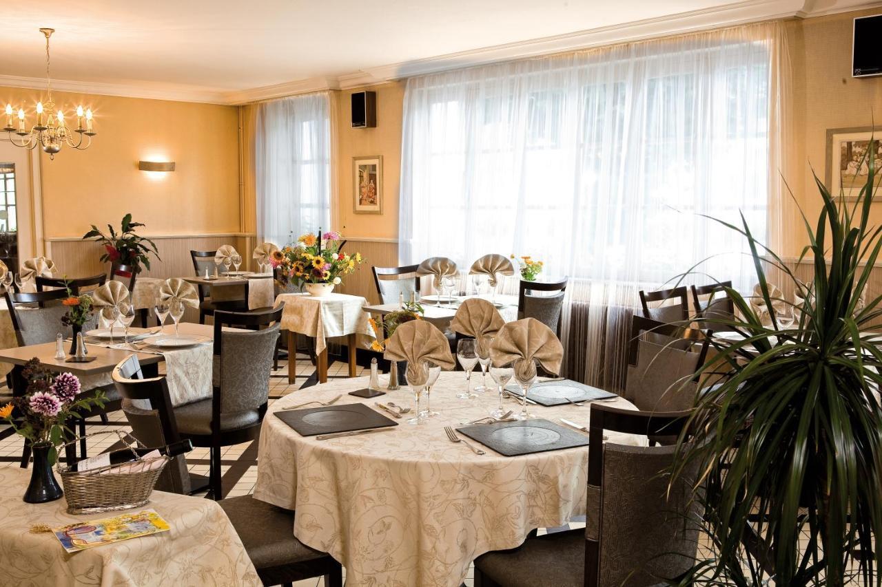 Logis Hotel Du Pont Neuf Le Veurdre Екстериор снимка